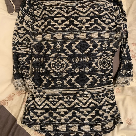 Aztec stretchy top - Picture 3 of 3